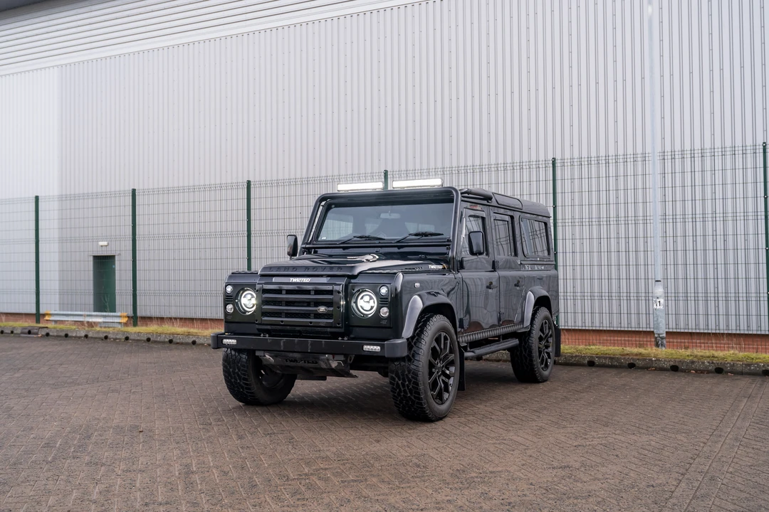 2012 Land Rover Defender 110 - Image 4 of 31