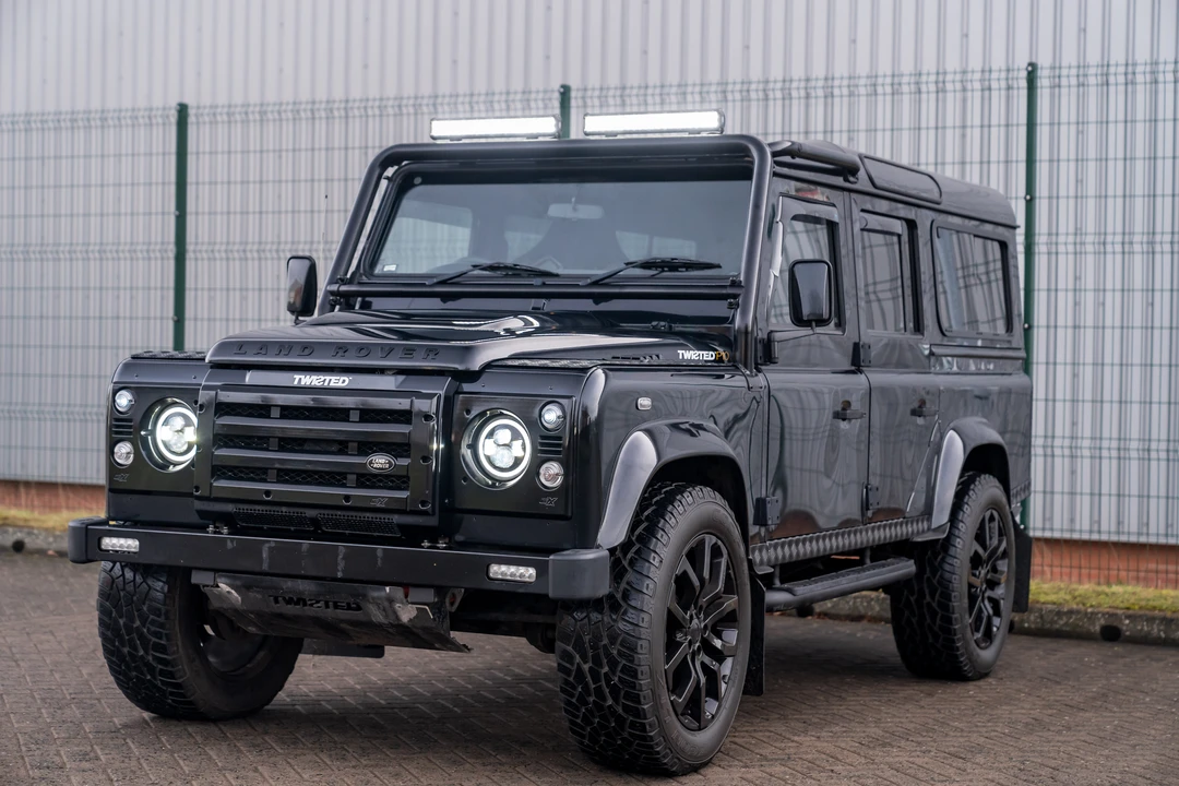 2012 Land Rover Defender 110 - Image 12 of 31