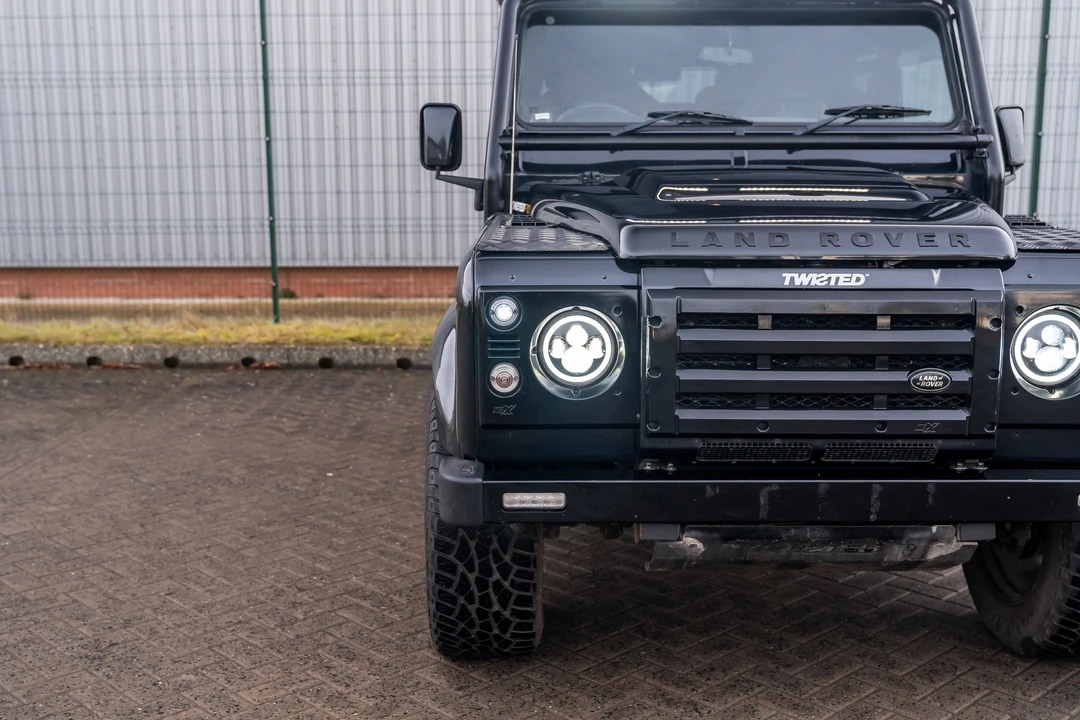 2012 Land Rover Defender 110 - Image 21 of 31