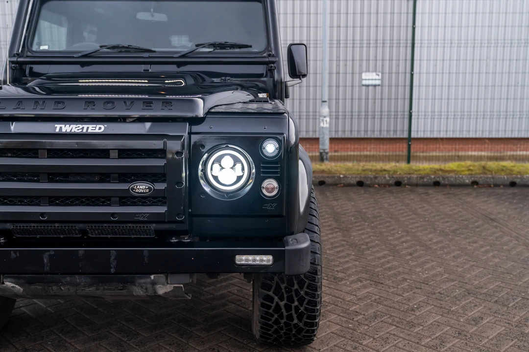 2012 Land Rover Defender 110 - Image 24 of 31