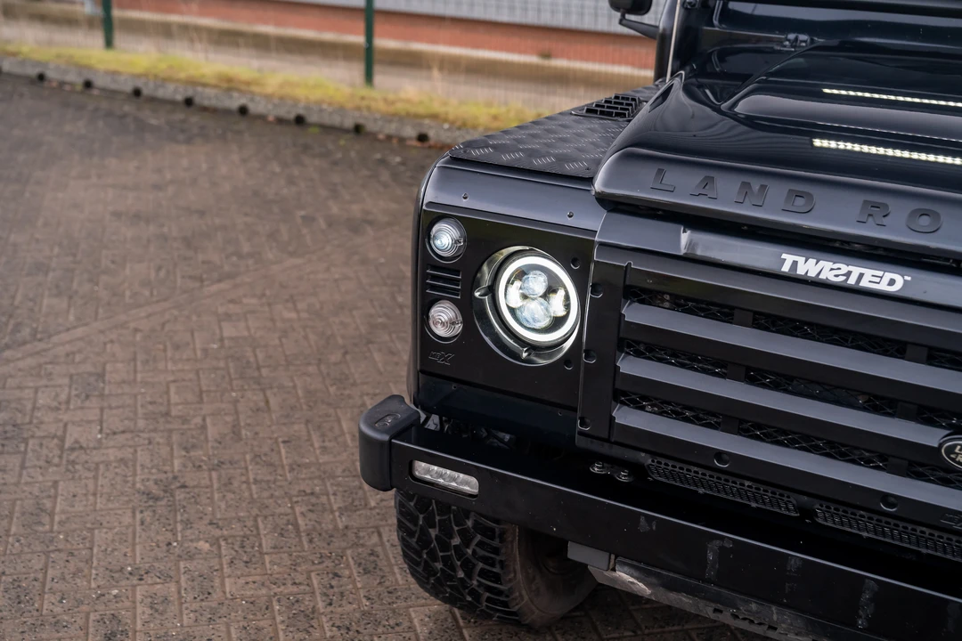 2012 Land Rover Defender 110 - Image 26 of 31