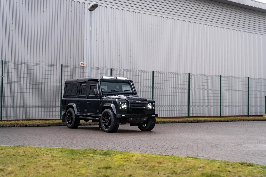 2012 Land Rover Defender 110 - Image 17 of 31