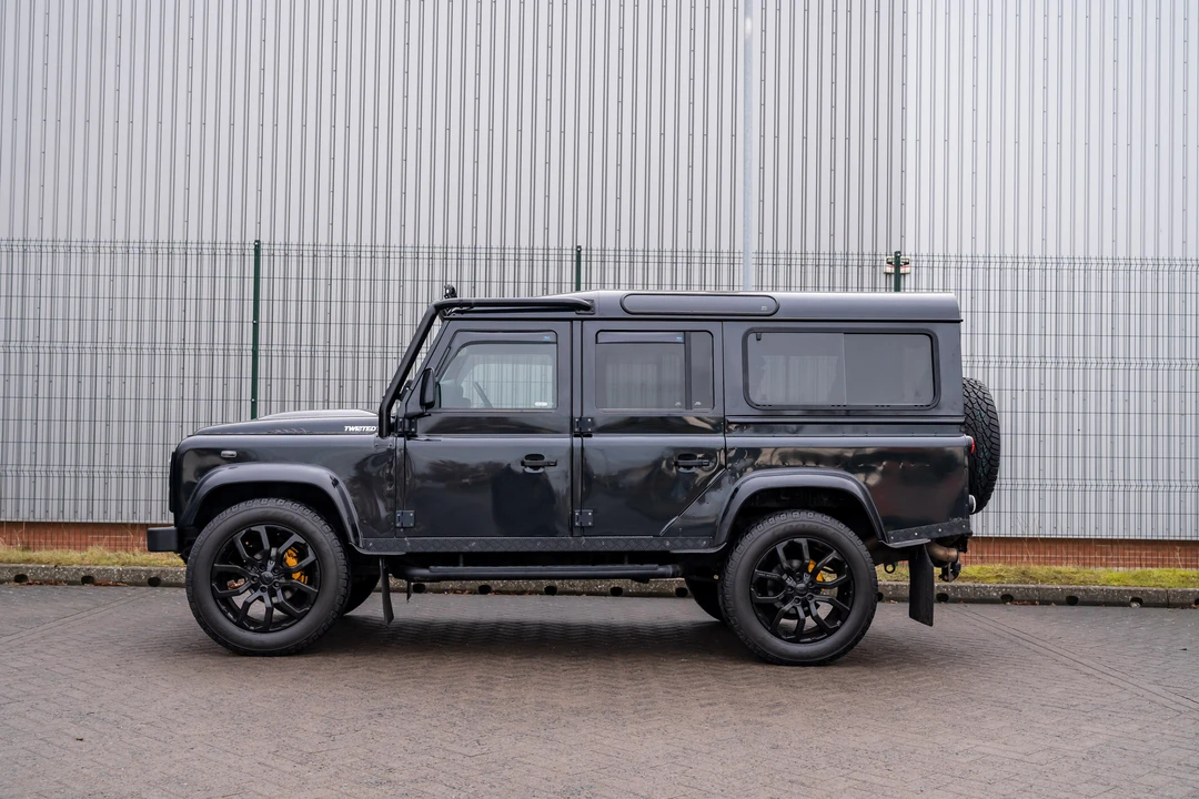 2012 Land Rover Defender 110 - Image 5 of 31