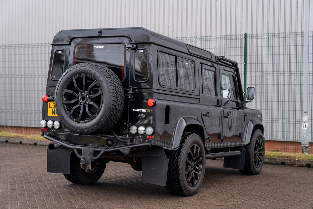 2012 Land Rover Defender 110 - Image 15 of 31