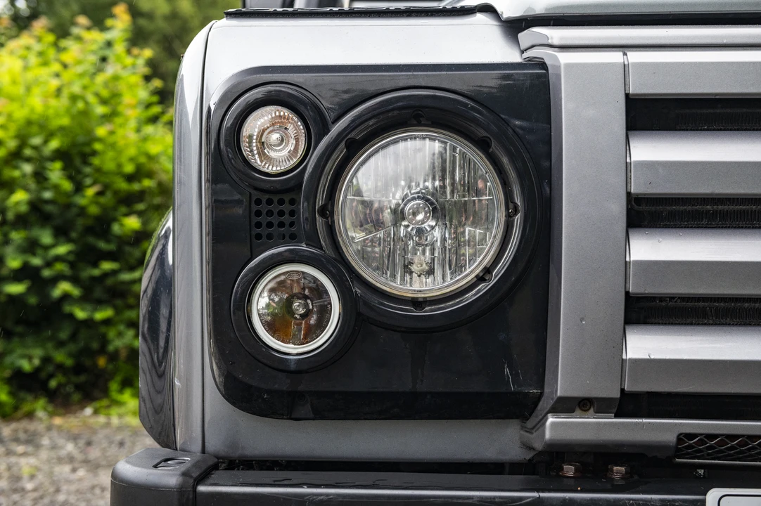 2012 Land Rover Defender 110 - Image 21 of 31