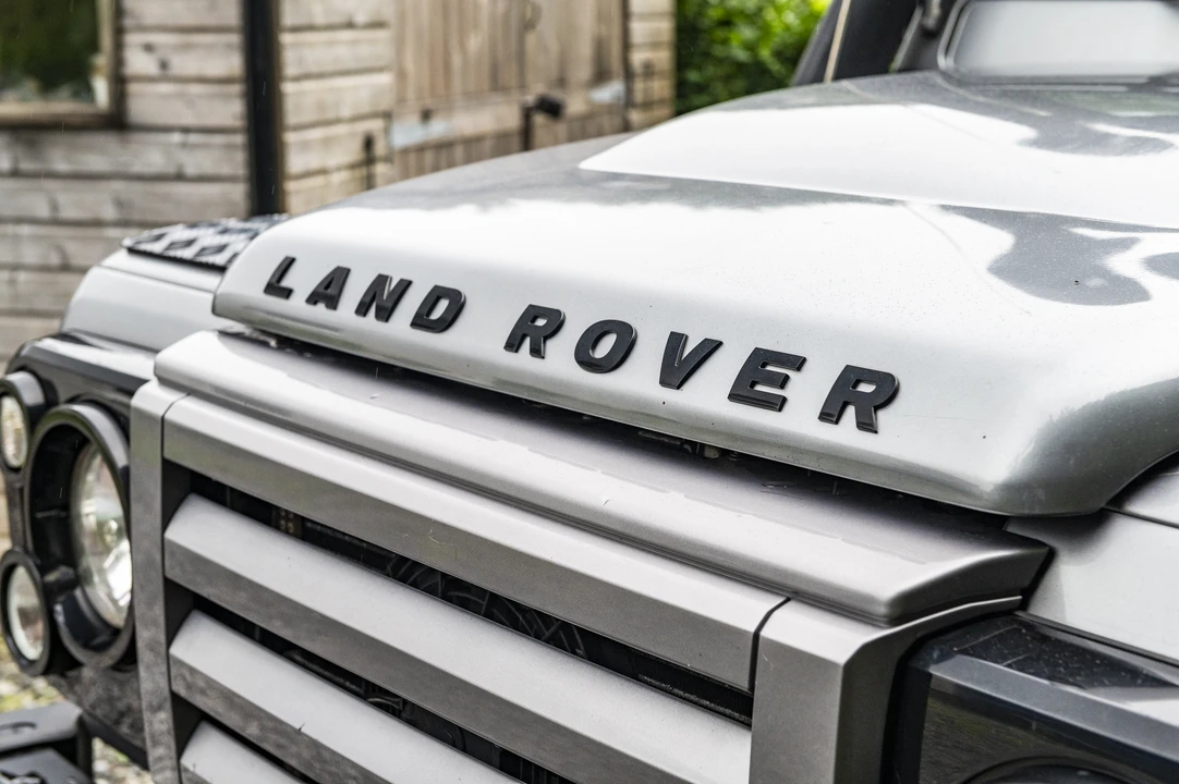 2012 Land Rover Defender 110 - Image 22 of 31
