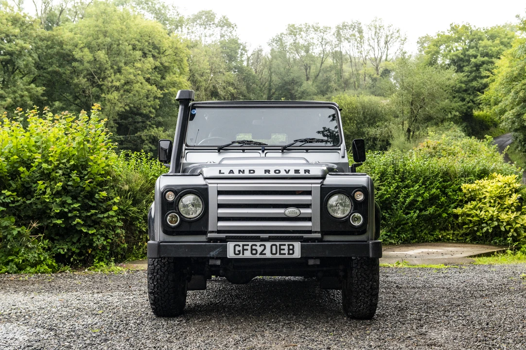 2012 Land Rover Defender 110 - Image 11 of 31