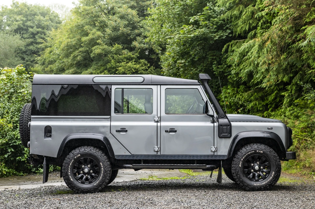 2012 Land Rover Defender 110 - Image 16 of 31