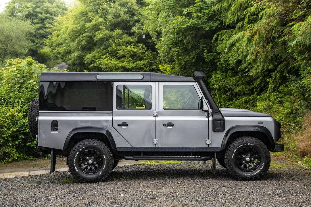 2012 Land Rover Defender 110 - Image 9 of 31