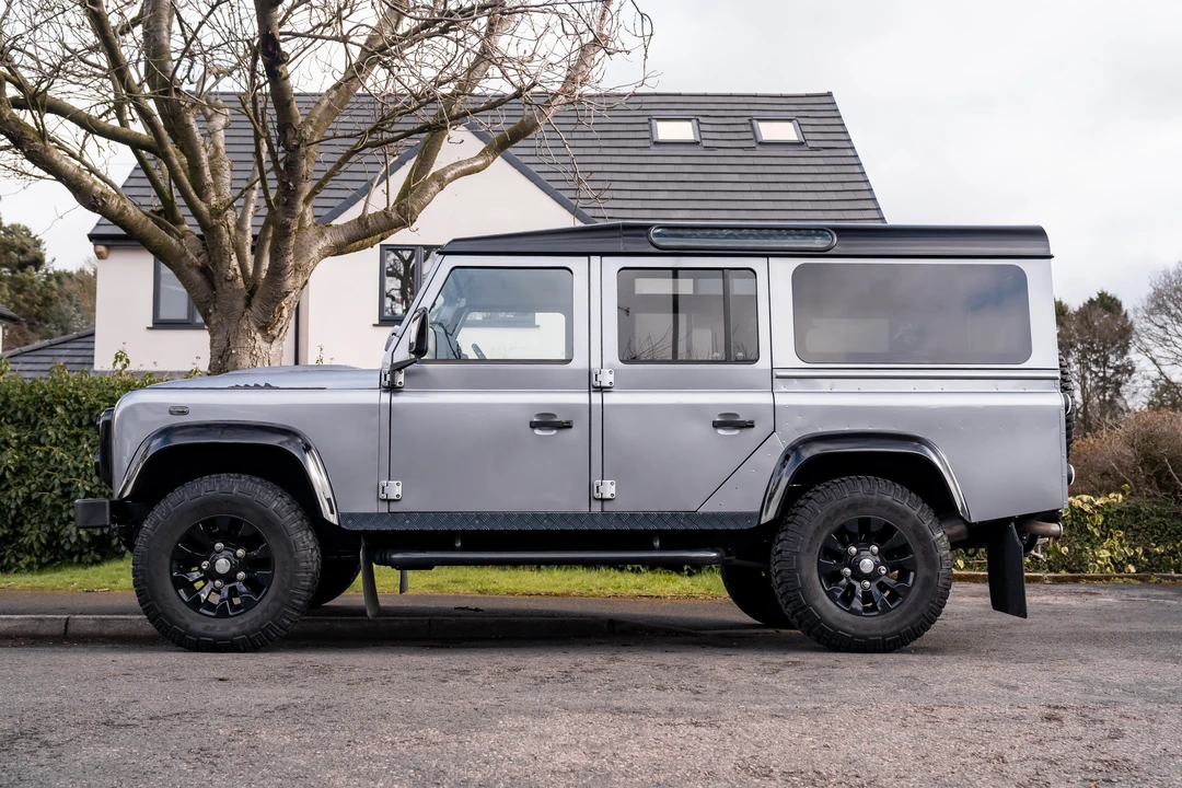 2012 Land Rover Defender 110 - Image 5 of 31