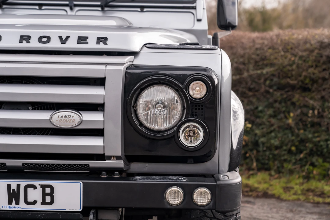 2012 Land Rover Defender 110 - Image 25 of 31