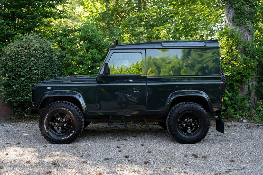 2012 Land Rover Defender 90 - Image 10 of 31