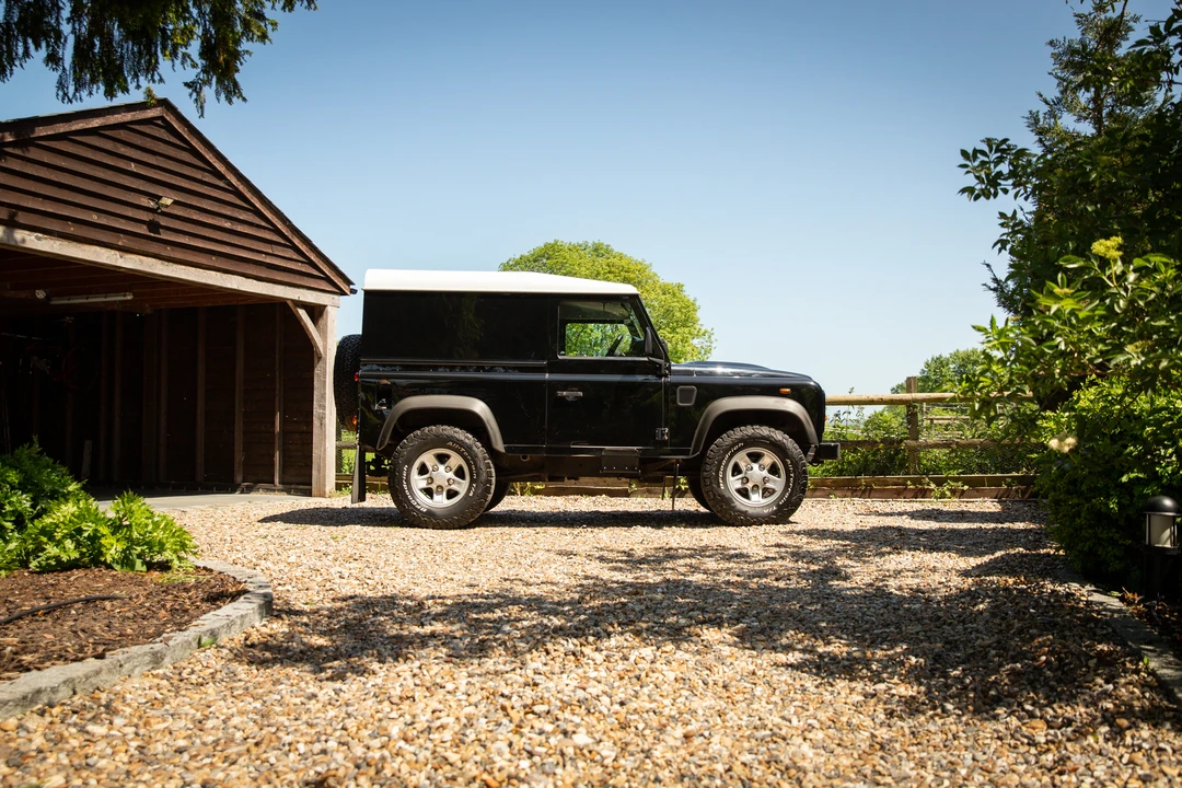 2012 Land Rover Defender 90 - Image 21 of 31