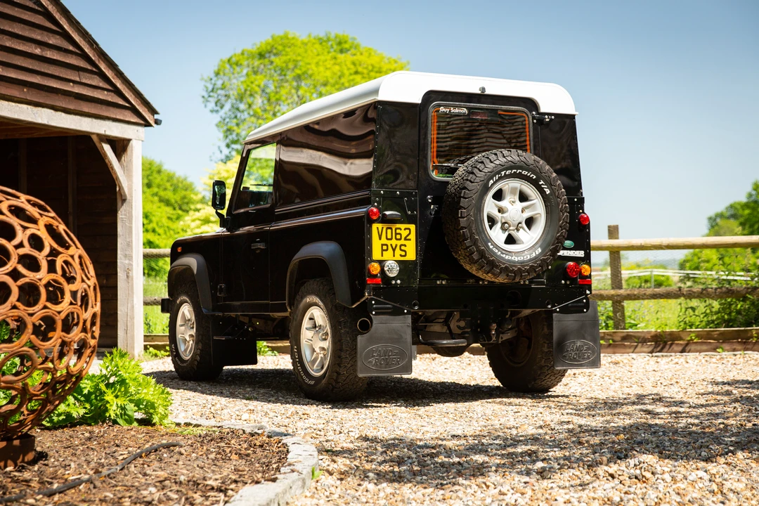 2012 Land Rover Defender 90 - Image 16 of 31