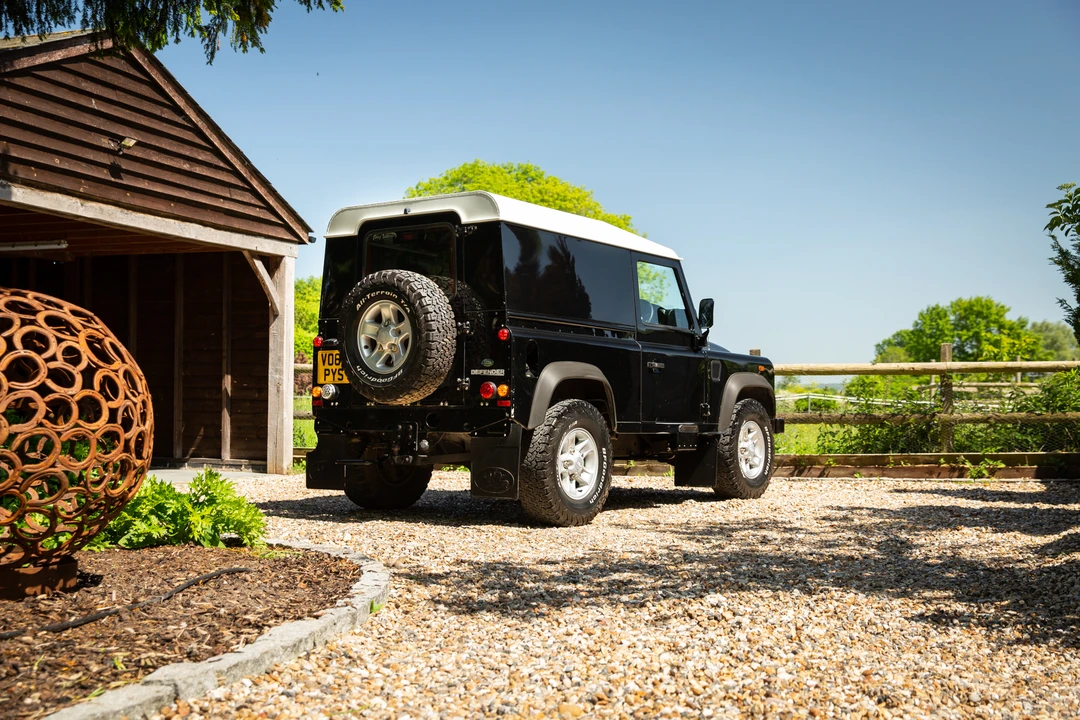 2012 Land Rover Defender 90 - Image 24 of 31