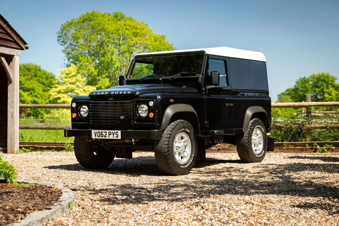 2012 Land Rover Defender 90 - Image 10 of 31