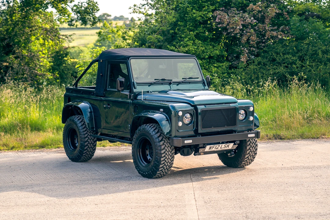 2012 Land Rover Defender 90 - Image 11 of 31