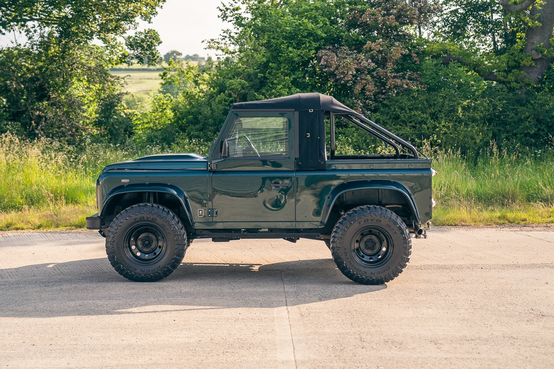 2012 Land Rover Defender 90 - Image 8 of 31