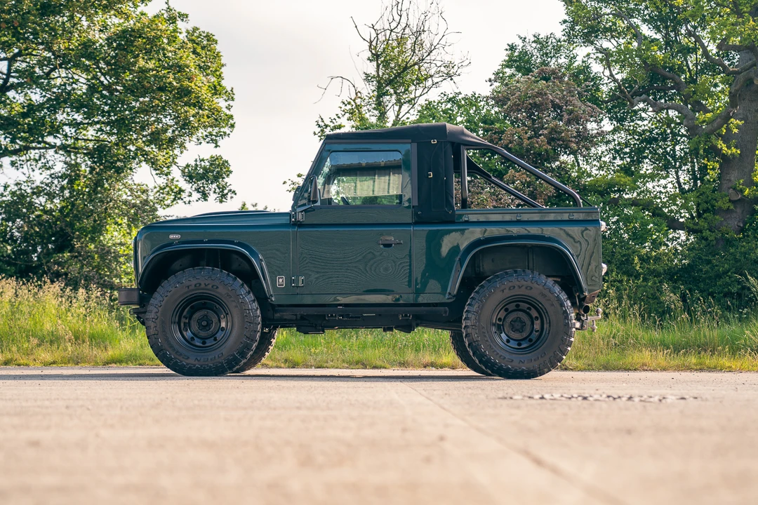 2012 Land Rover Defender 90 - Image 15 of 31