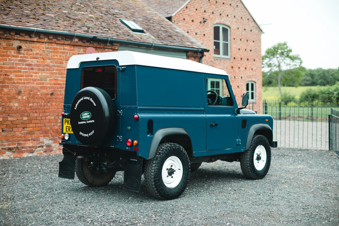 2012 Land Rover Defender 90 - Image 14 of 31