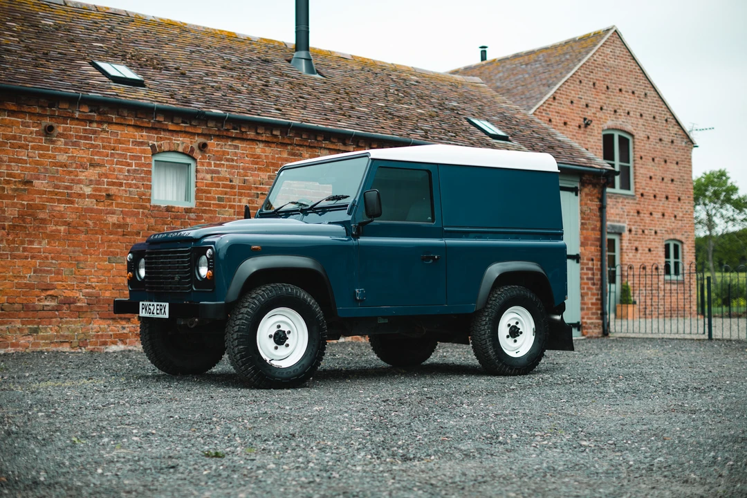 2012 Land Rover Defender 90 - Image 10 of 31