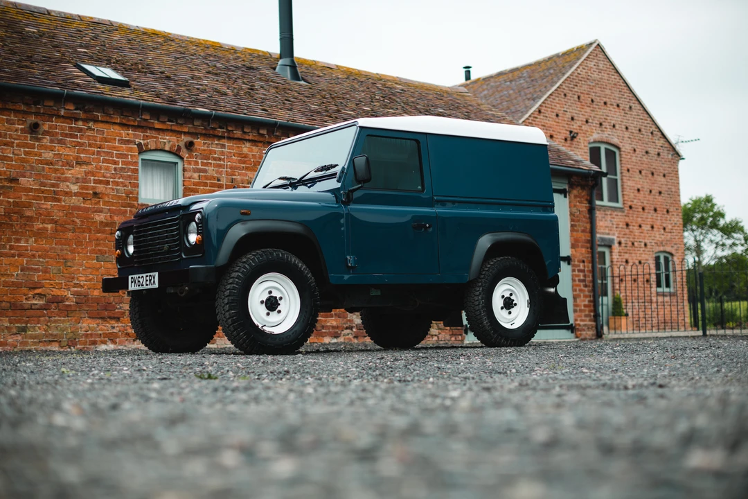 2012 Land Rover Defender 90 - Image 16 of 31