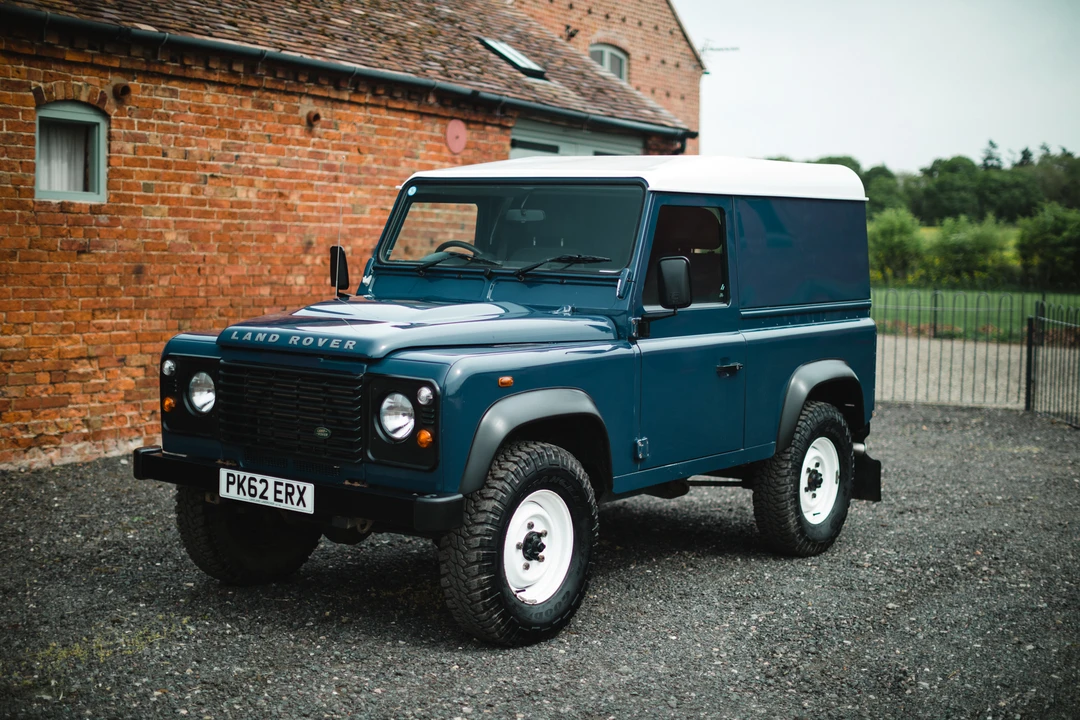 2012 Land Rover Defender 90 - Image 17 of 31