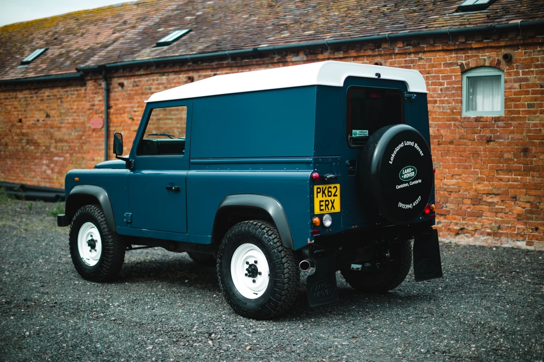 2012 Land Rover Defender 90 - Image 8 of 31
