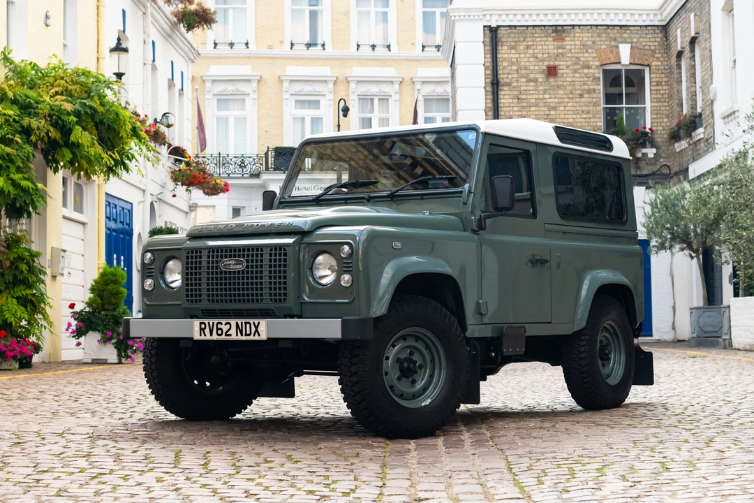2012 Land Rover Defender 90 - Image 2 of 31