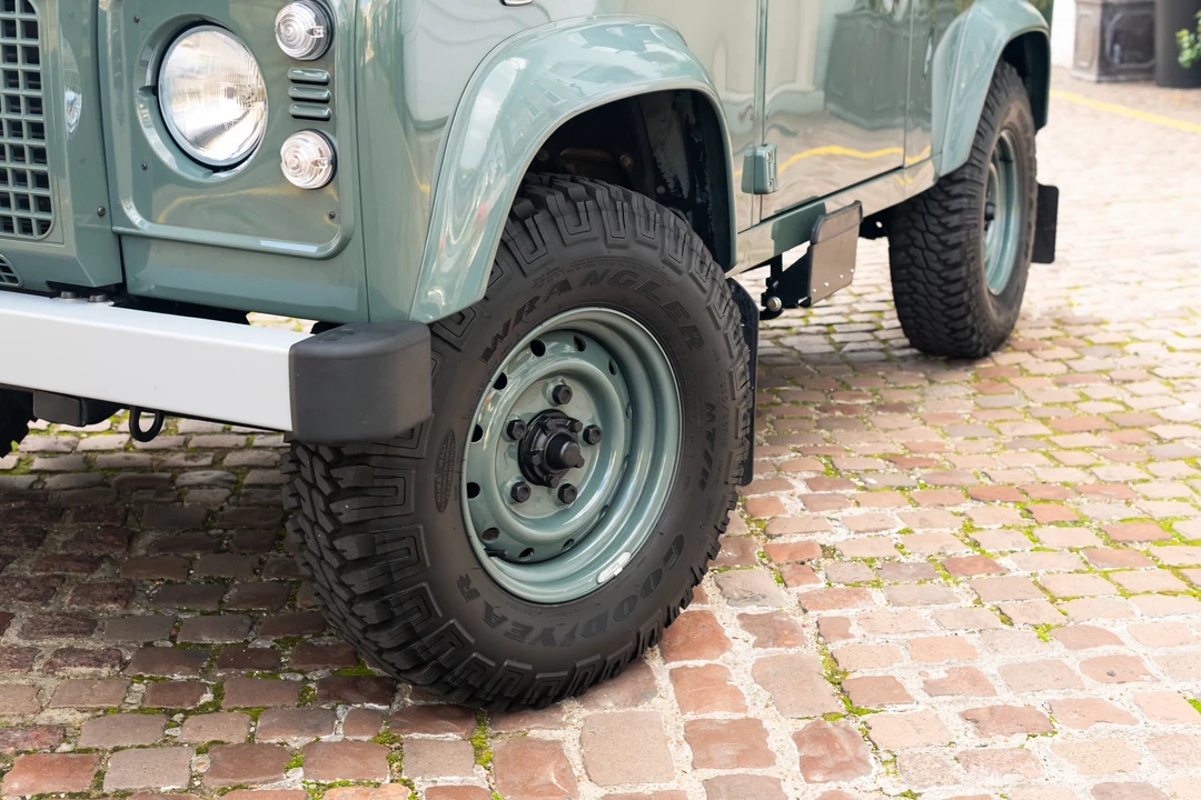 2012 Land Rover Defender 90 - Image 24 of 31