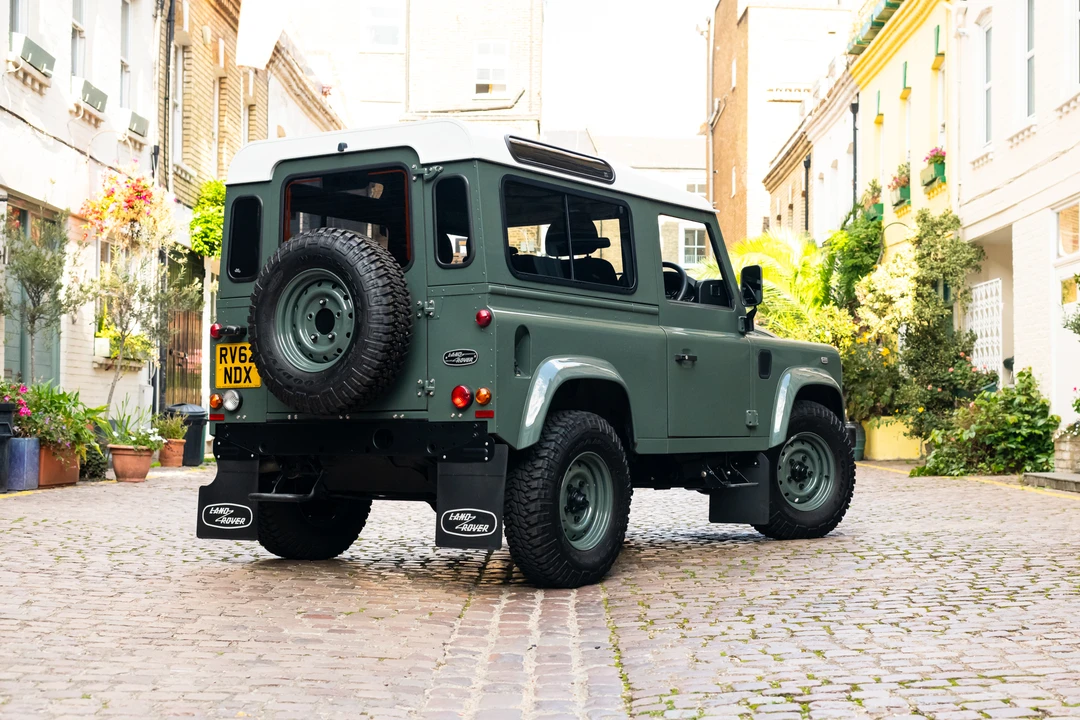 2012 Land Rover Defender 90 - Image 4 of 31
