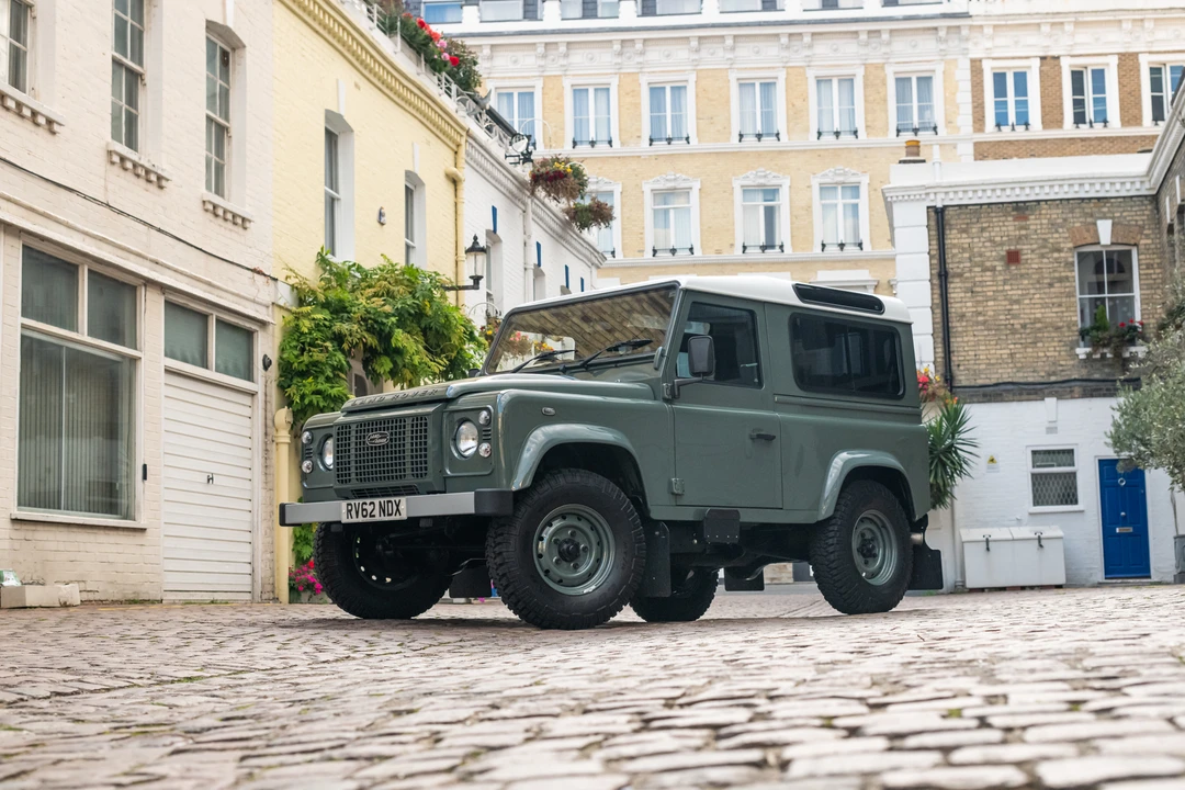 2012 Land Rover Defender 90 - Image 9 of 31