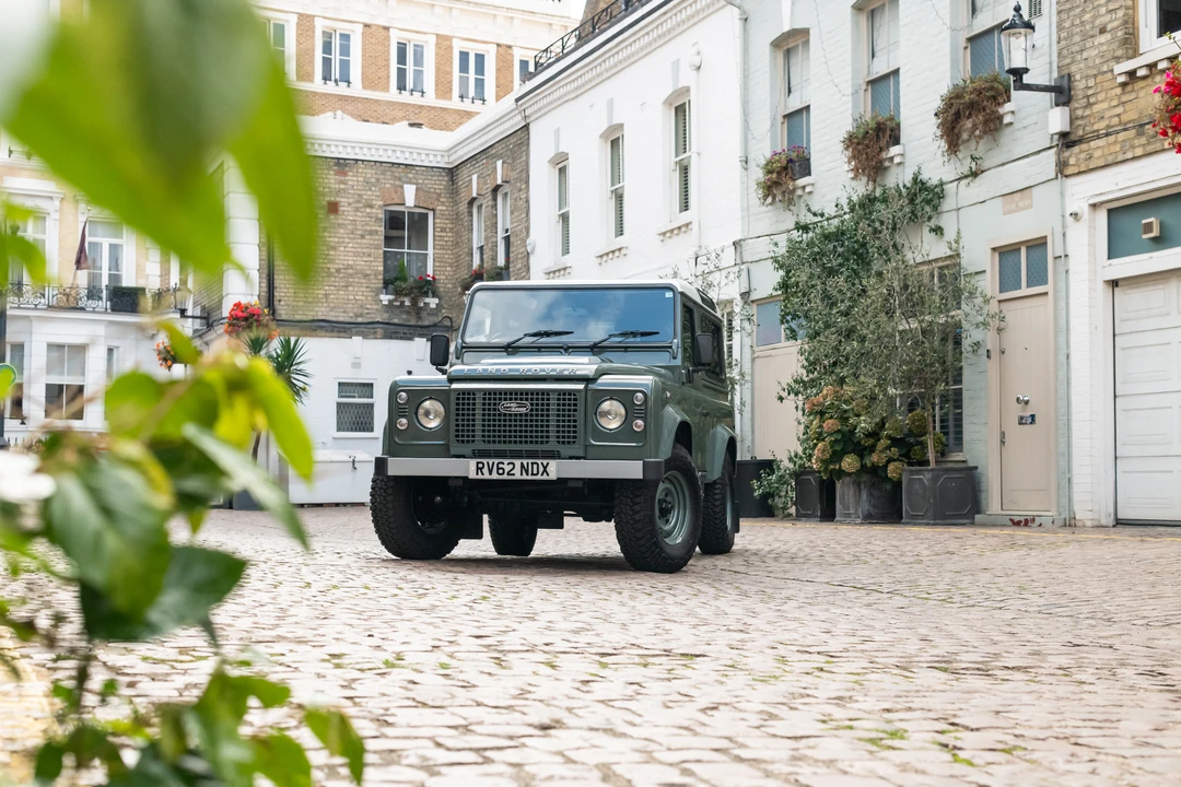 2012 Land Rover Defender 90 - Image 6 of 31