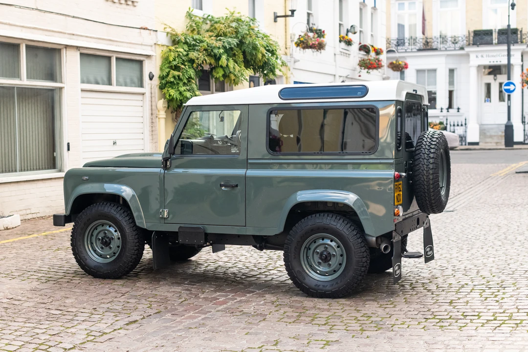 2012 Land Rover Defender 90 - Image 12 of 31