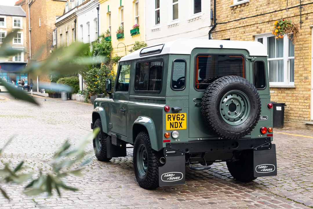 2012 Land Rover Defender 90 - Image 19 of 31