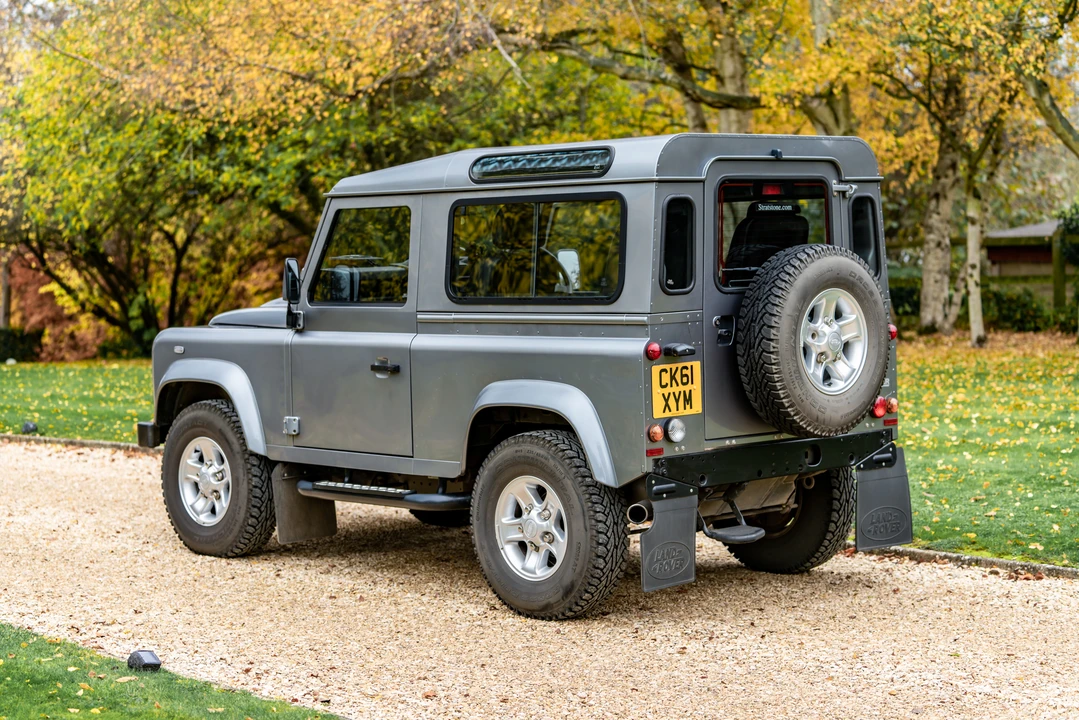 2012 Land Rover Defender 90 - Image 14 of 31