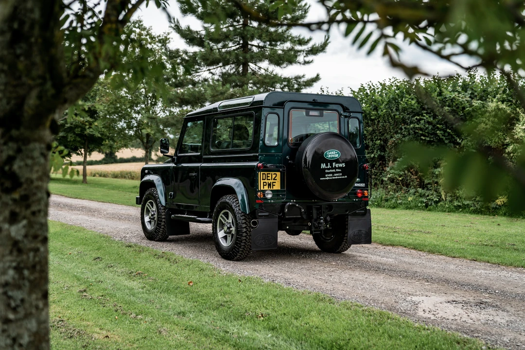 2012 Land Rover Defender 90 - Image 6 of 31