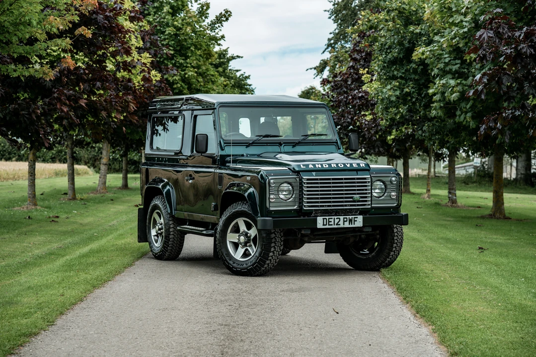 2012 Land Rover Defender 90 - Image 9 of 31