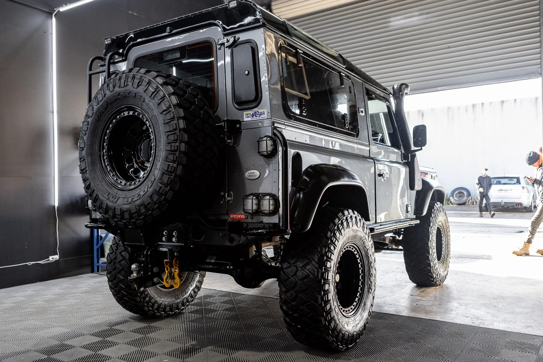 2012 Land Rover Defender 90 - Image 6 of 31