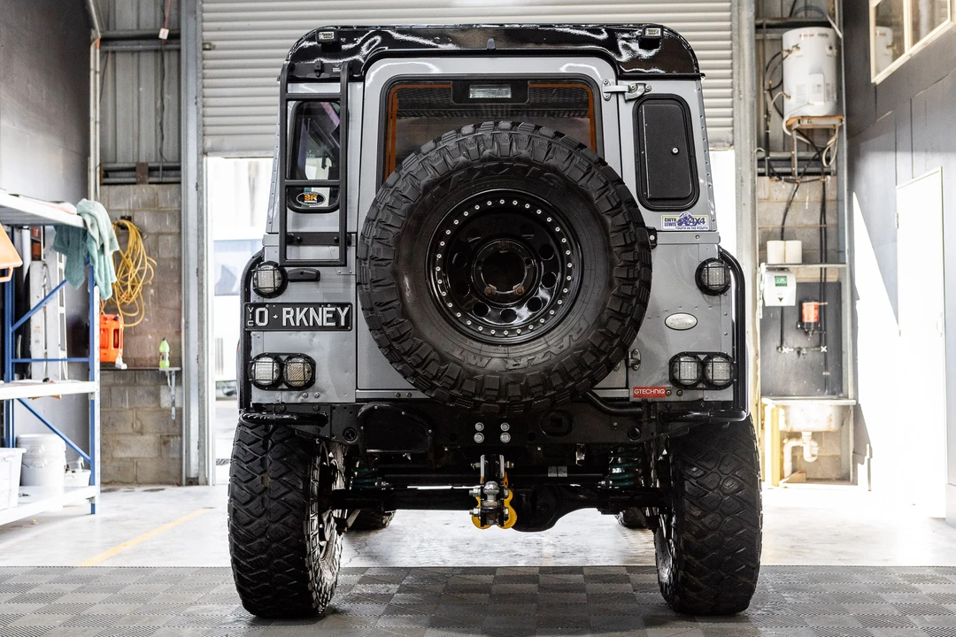 2012 Land Rover Defender 90 - Image 7 of 31