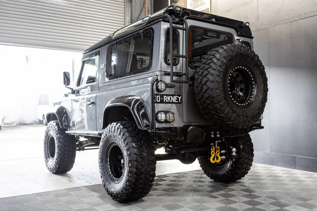 2012 Land Rover Defender 90 - Image 8 of 31