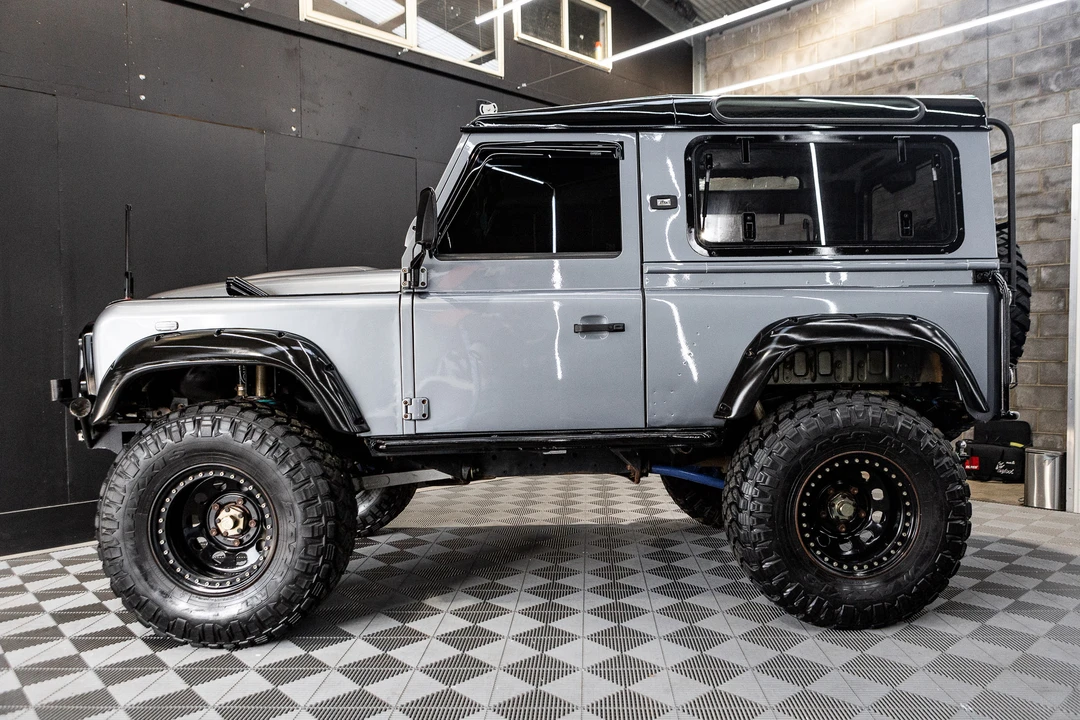 2012 Land Rover Defender 90 - Image 9 of 31