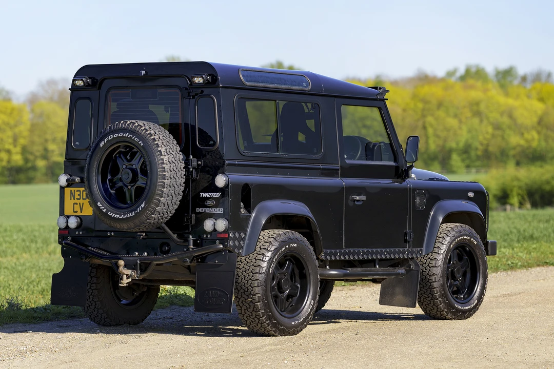 2012 Land Rover Defender 90 - Image 6 of 31