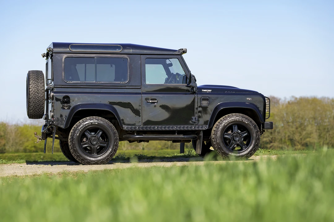 2012 Land Rover Defender 90 - Image 5 of 31