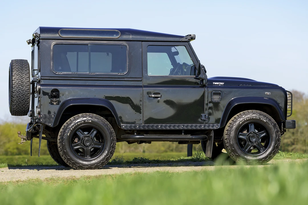 2012 Land Rover Defender 90 - Image 13 of 31