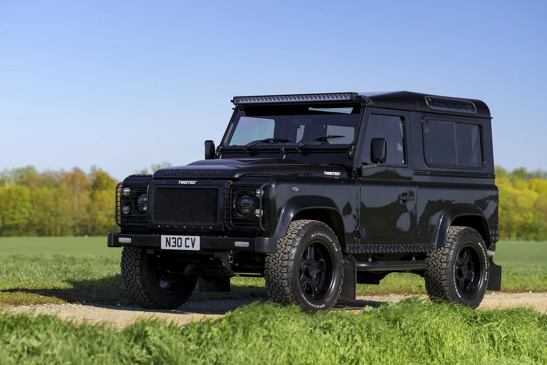 2012 Land Rover Defender 90 - Image 16 of 31