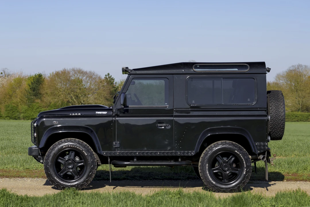 2012 Land Rover Defender 90 - Image 9 of 31
