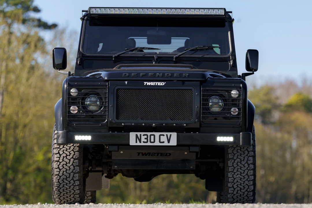 2012 Land Rover Defender 90 - Image 3 of 31