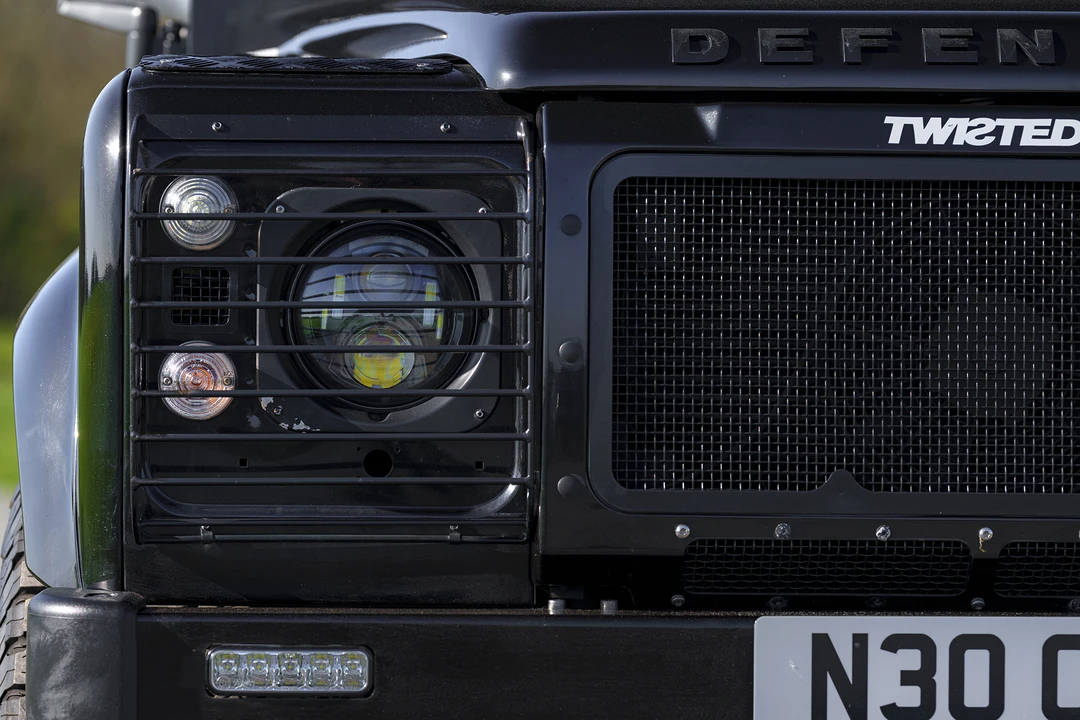 2012 Land Rover Defender 90 - Image 22 of 31