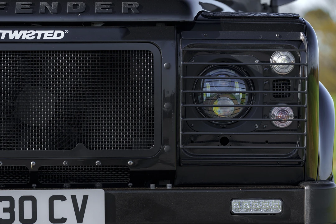 2012 Land Rover Defender 90 - Image 23 of 31
